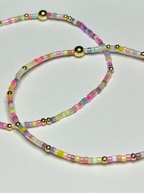Pastel Multicolor Seed Bead Stretch Bracelet with Gold Accents